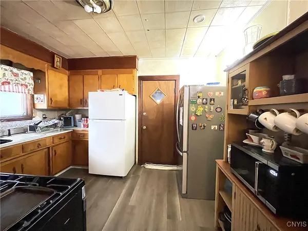 $215,000 | 220 West Yates Street, De Witt, NY 13057