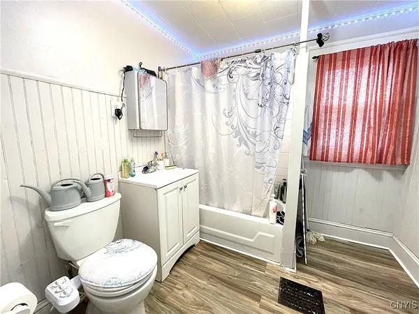 $215,000 | 220 West Yates Street, De Witt, NY 13057
