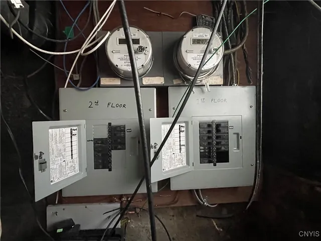 $215,000 | 220 West Yates Street, De Witt, NY 13057