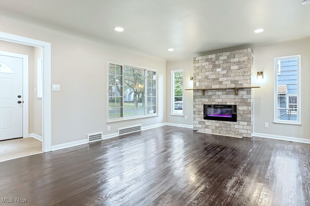 3463 Edison Road Cleveland Heights, OH 44121 - Photo 2 of 24