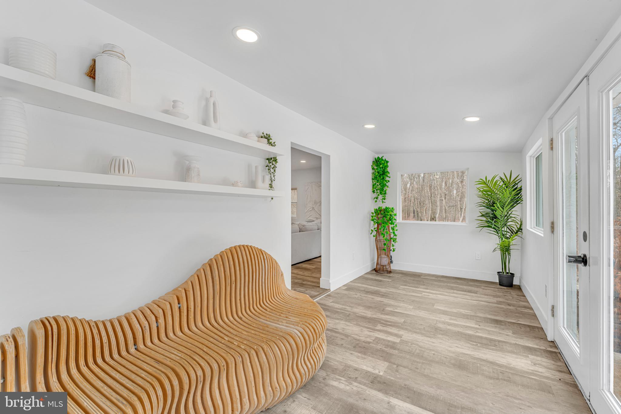 572 Zoe Road Sicklerville, NJ 08081 - Photo 13 of 40 Modern entryway with natural light.
