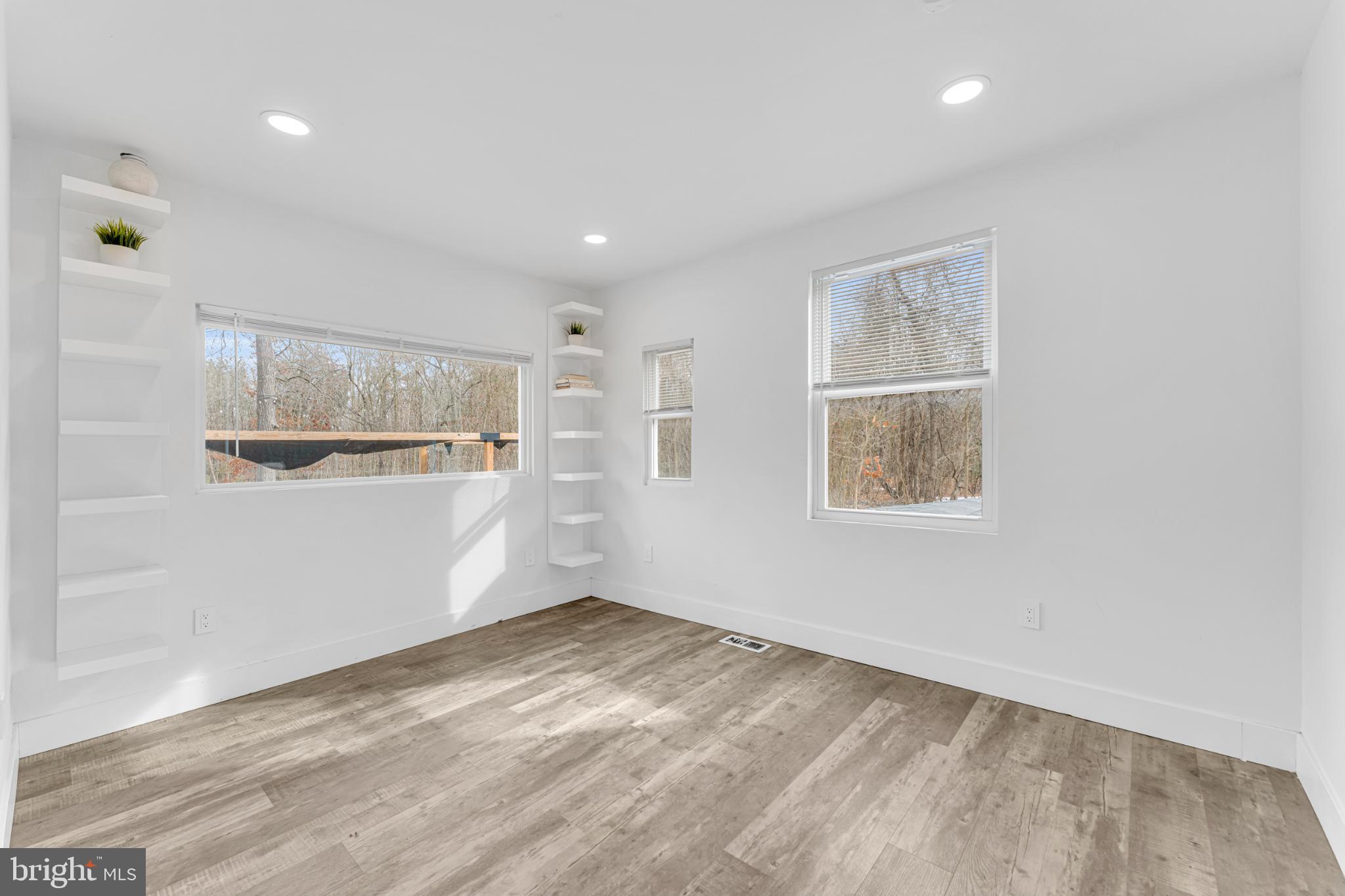 572 Zoe Road Sicklerville, NJ 08081 - Photo 27 of 40 Bright and airy space with natural light.