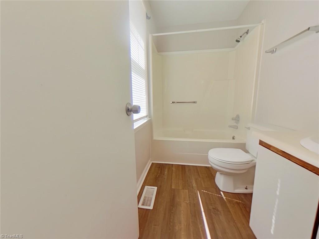 1629 Beaucrest Avenue High Point, NC 27265 - Photo 5 of 29