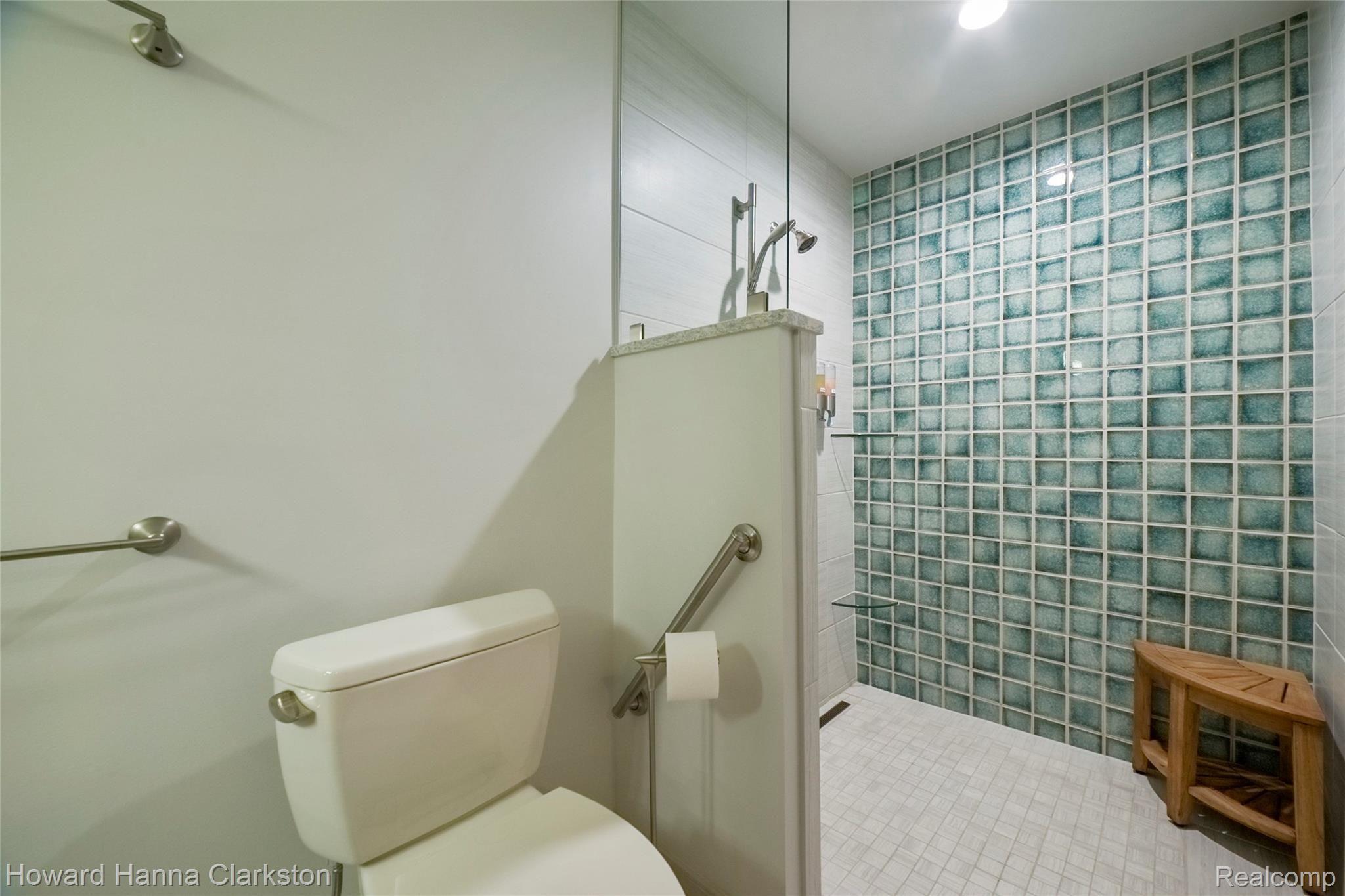 10058 King Road Davisburg, MI 48350 - Photo 24 of 54 027-photo-bathroom-8468951.jpg