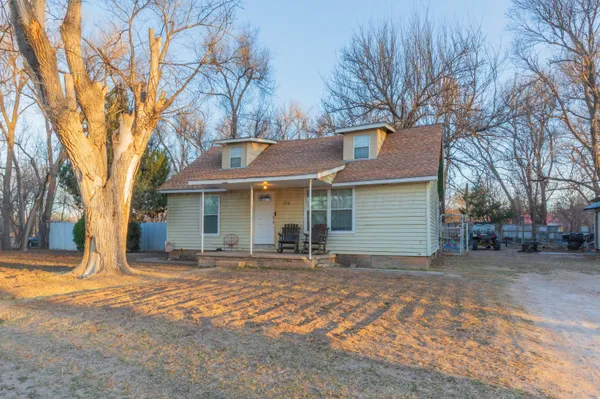 $85,000 | 216 West 5th Street, Lefors, TX 79054