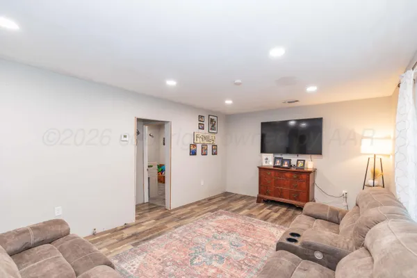 $85,000 | 216 West 5th Street, Lefors, TX 79054