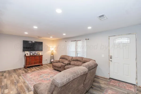 $85,000 | 216 West 5th Street, Lefors, TX 79054