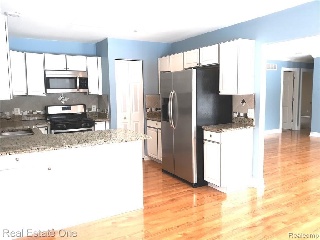 1804 Ruby Avenue Rochester Hills, MI 48309 - Photo 9 of 24
