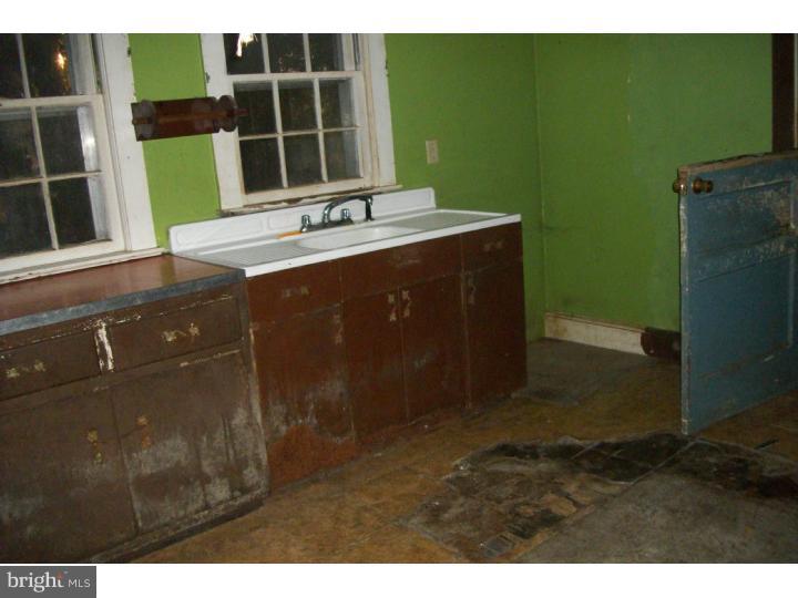 363 Paddock Road Smyrna, DE 19977 - Photo 2 of 6 Kitchen