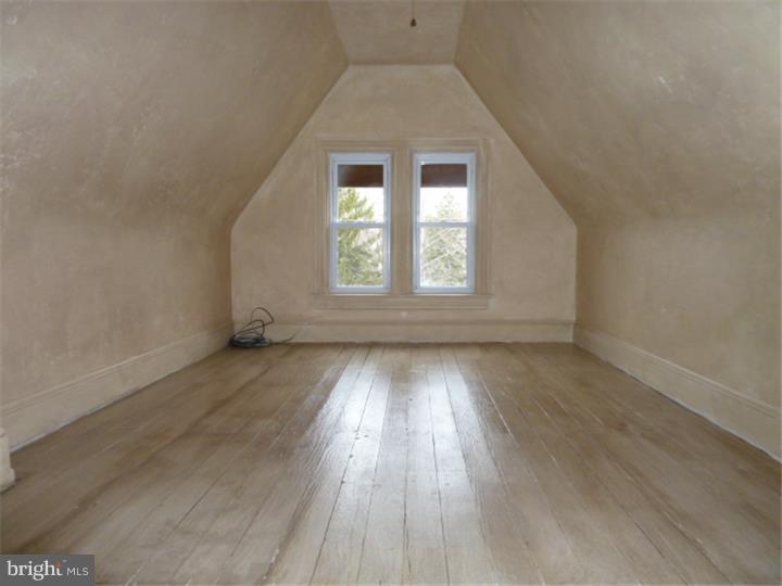 511 Burlington Avenue Riverside, NJ 08075 - Photo 16 of 19 Gallery Image 16