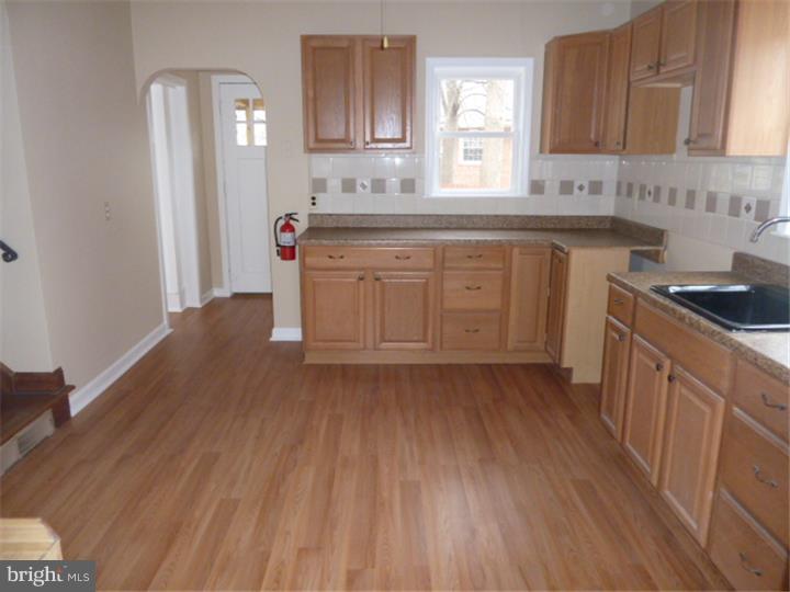 511 Burlington Avenue Riverside, NJ 08075 - Photo 5 of 19 Gallery Image 5