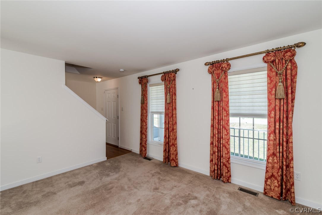 11753 Oakrise Road New Kent, VA 23124 - Photo 15 of 30 Living room
