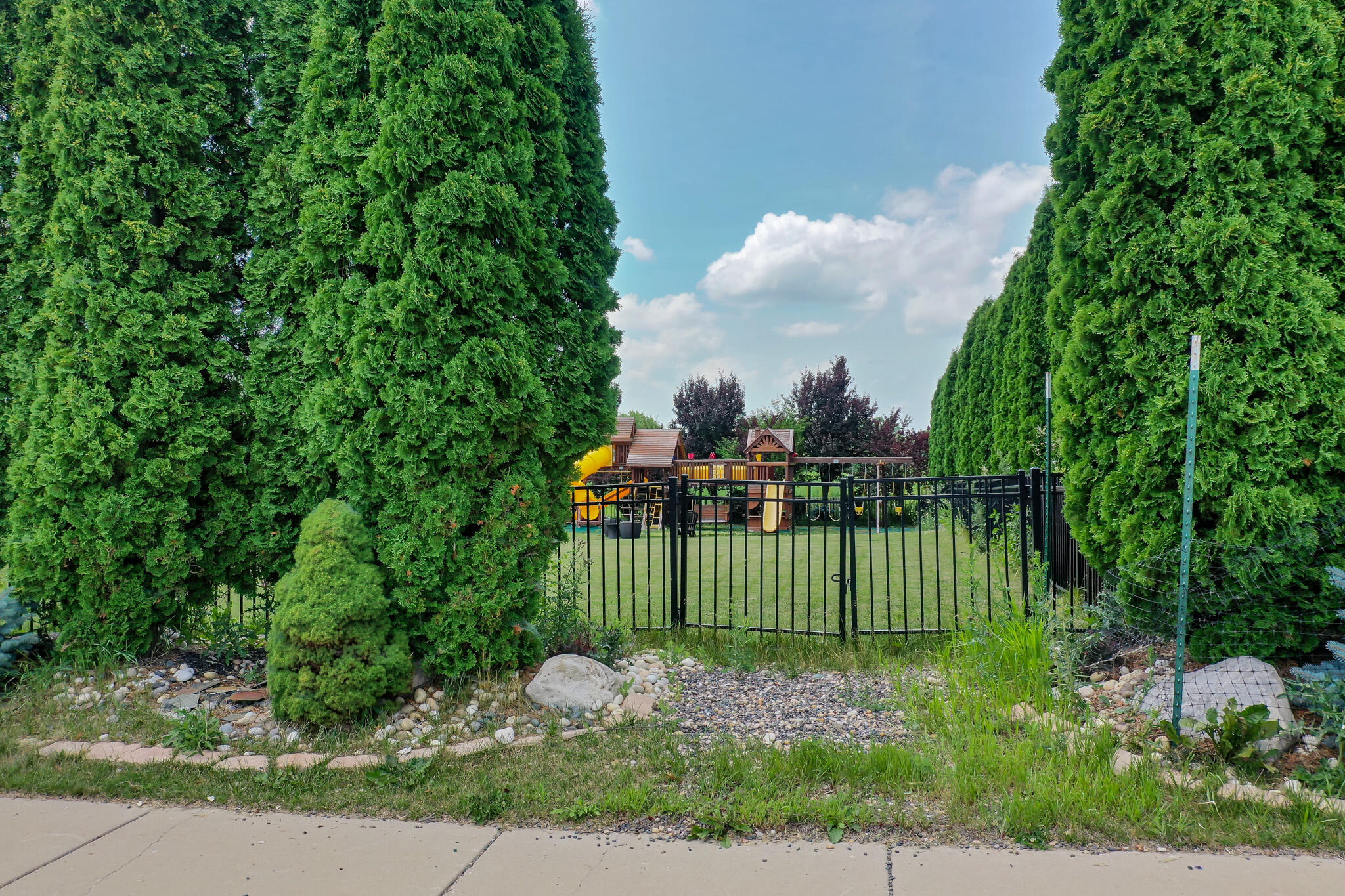 1330 Prairie Creek Boulevard Oconomowoc, WI 53066 - Photo 4 of 8 1330 Prairie Creek