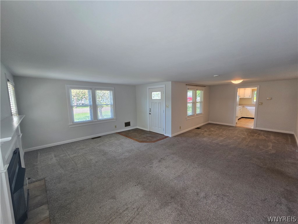 4289 Harris Hill Road Buffalo, NY 14221 - Photo 4 of 18