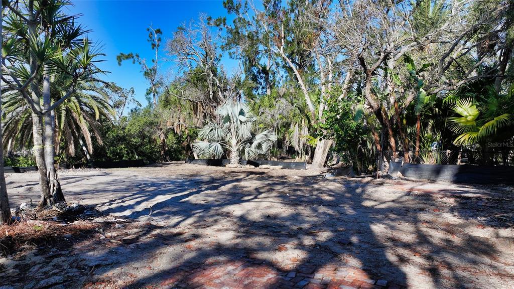7340 Pine Needle Road Sarasota, FL 34242 - Photo 9 of 25