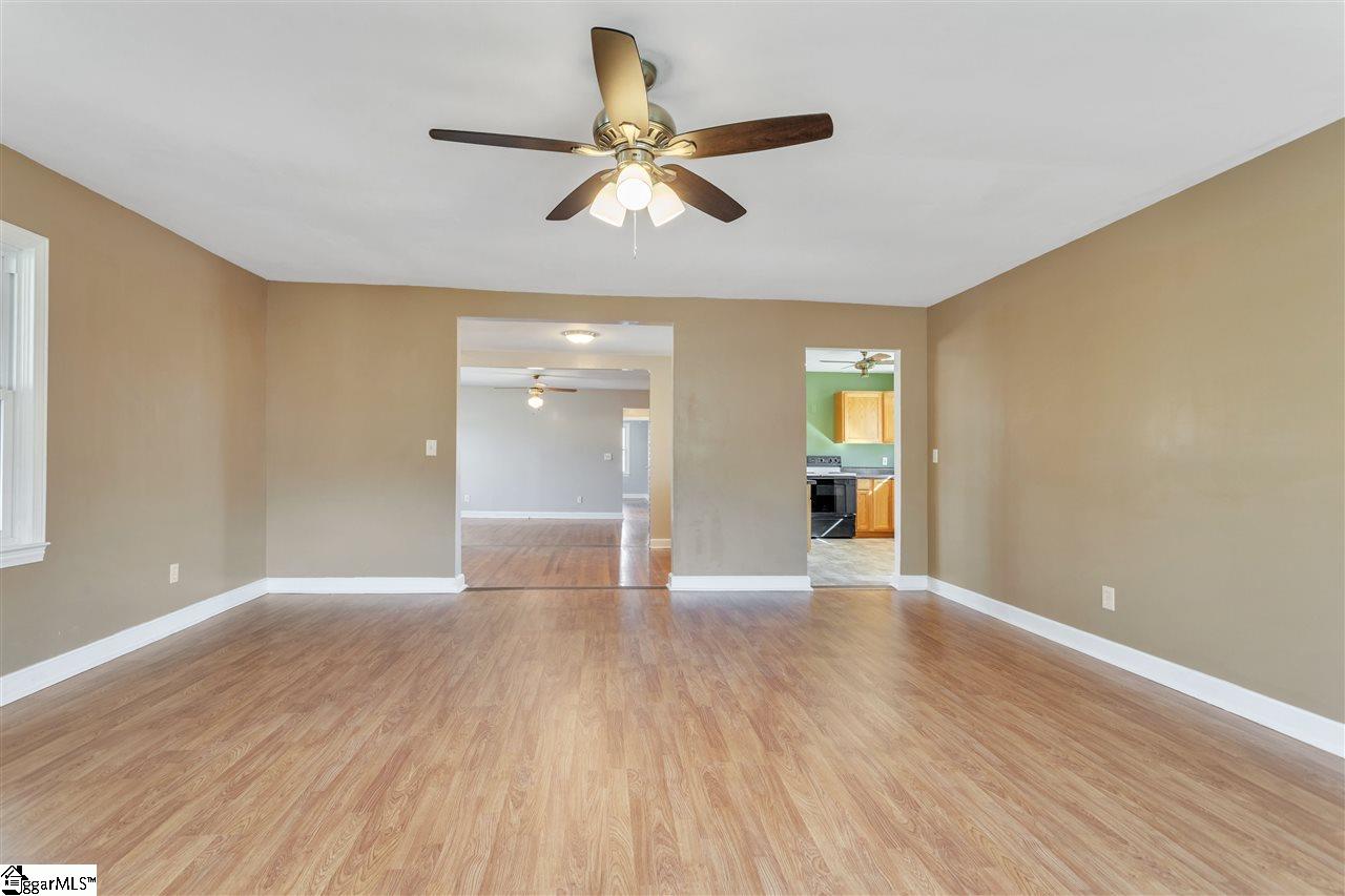 506 Tripp Road Piedmont, SC 29673 - Photo 8 of 36 Great Room