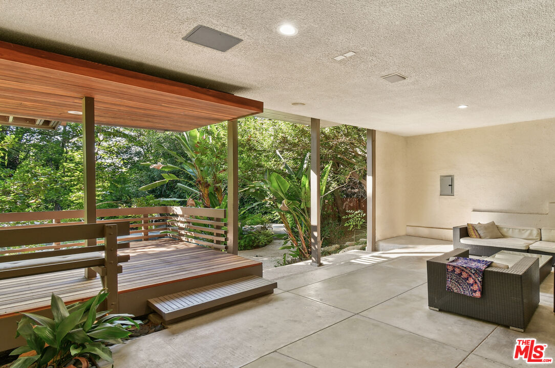 17269 Oak View Drive Encino, CA 91316 - Photo 35 of 45 Gallery Image 35