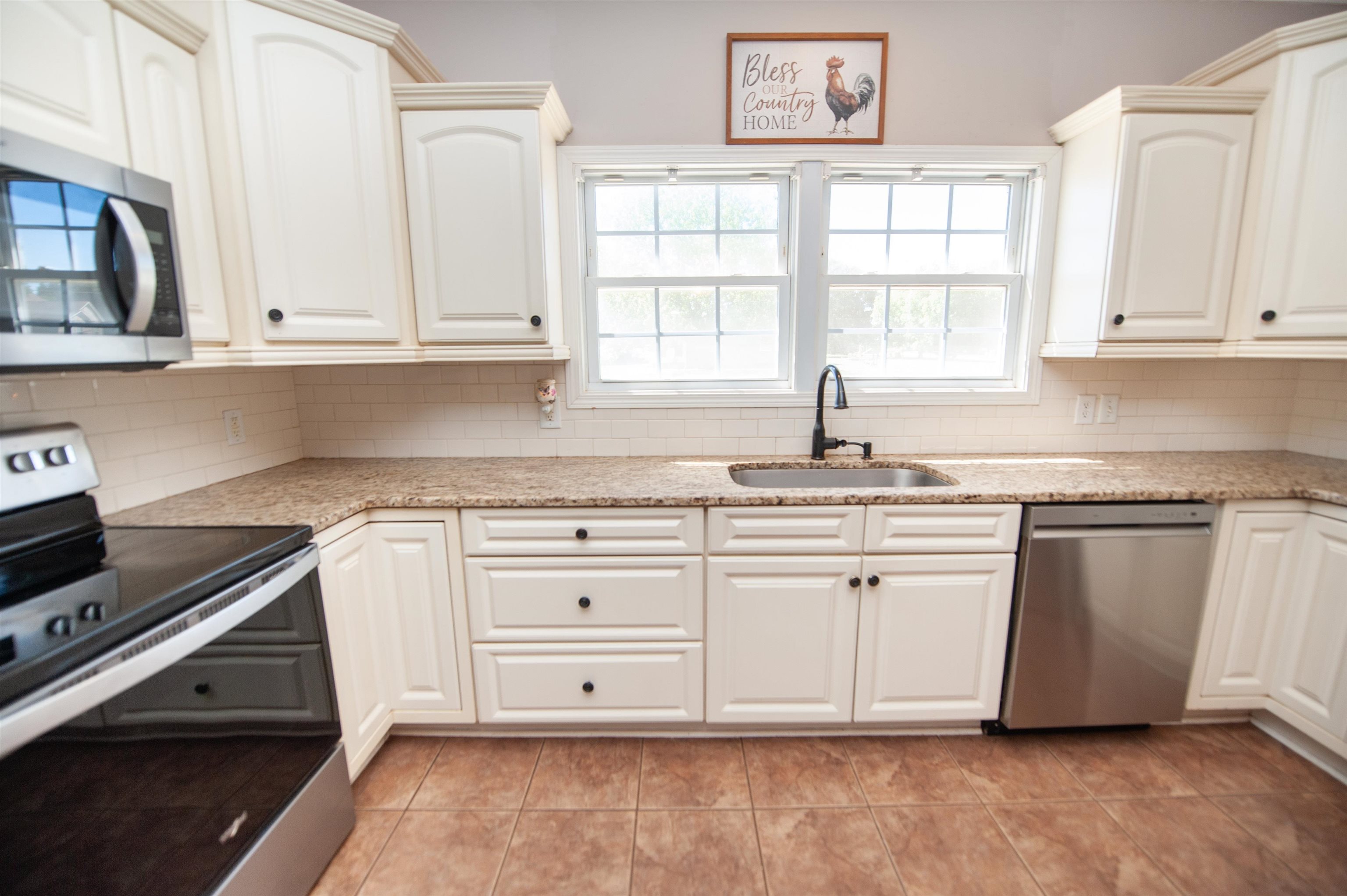 450 Meadow Road Inman, SC 29349 - Photo 10 of 38
