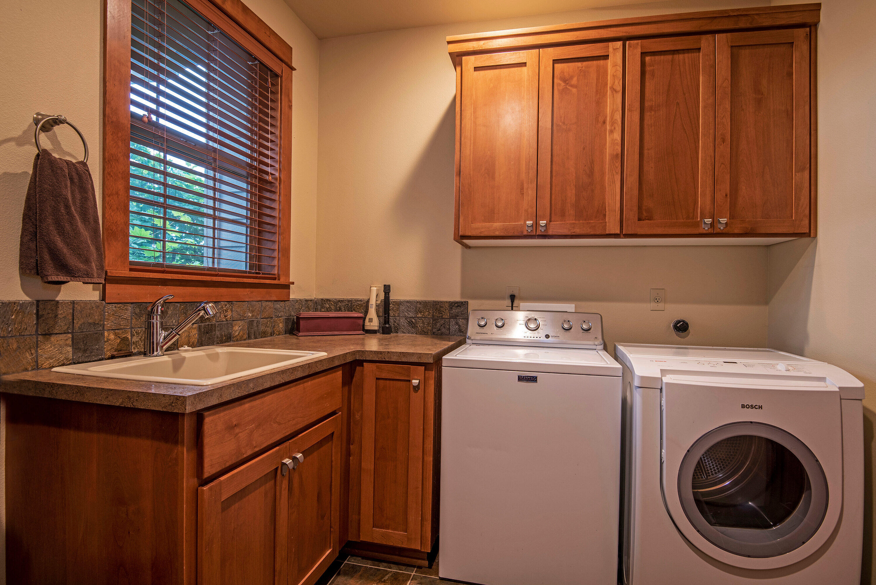 61145 Ridge Falls Place Bend, OR 97702 - Photo 25 of 34 61145 Ridge Falls Pl Bend OR-print-025-0