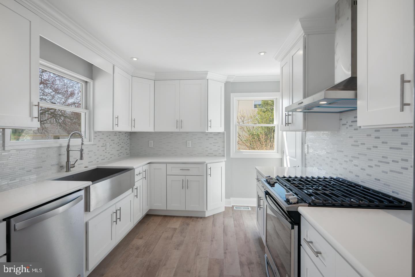 216 Ivy Road Beverly, NJ 08010 - Photo 11 of 28 Gallery Image 11