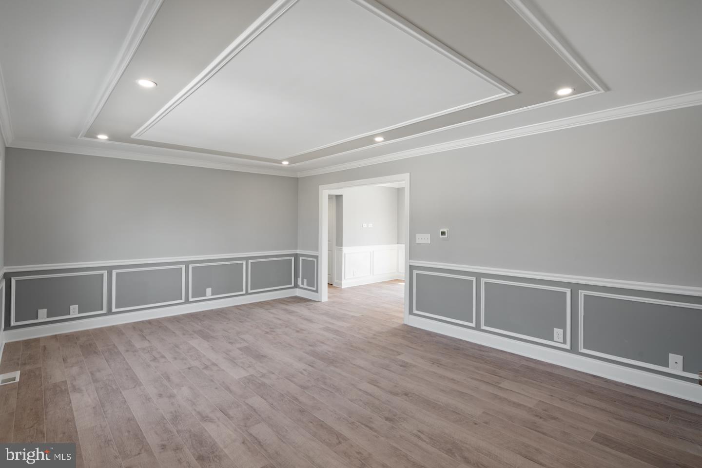 216 Ivy Road Beverly, NJ 08010 - Photo 5 of 28 Gallery Image 5