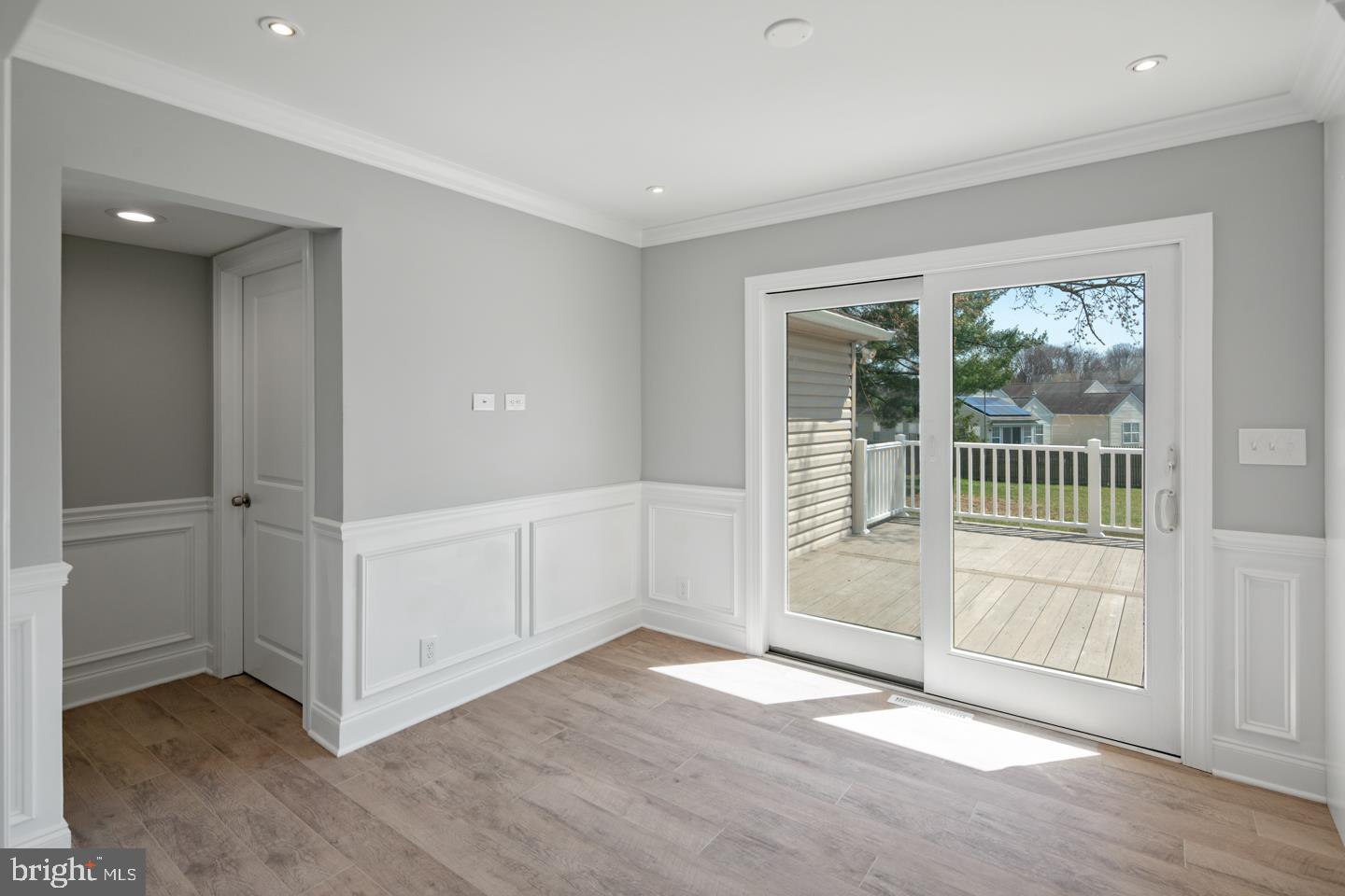 216 Ivy Road Beverly, NJ 08010 - Photo 6 of 28 Gallery Image 6