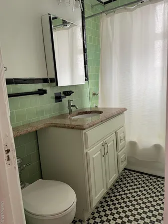 $2,500 | 7720 Austin Street, Unit 2E | Forest Hills