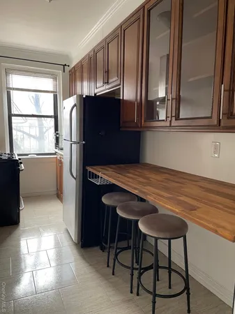 $2,500 | 7720 Austin Street, Unit 2E | Forest Hills