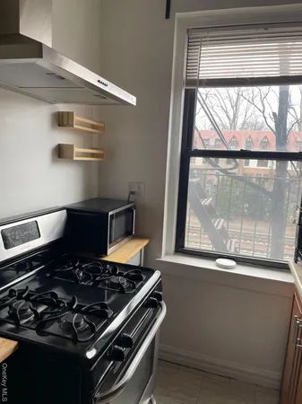 $2,500 | 7720 Austin Street, Unit 2E | Forest Hills