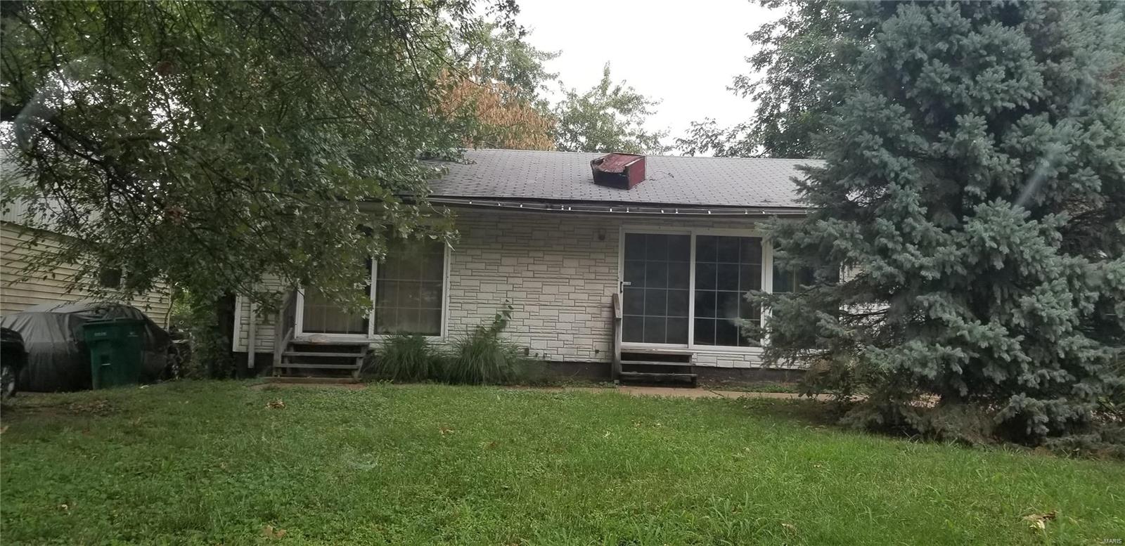 131 Roderick Drive St. Louis, MO 63137 - Photo 2 of 9