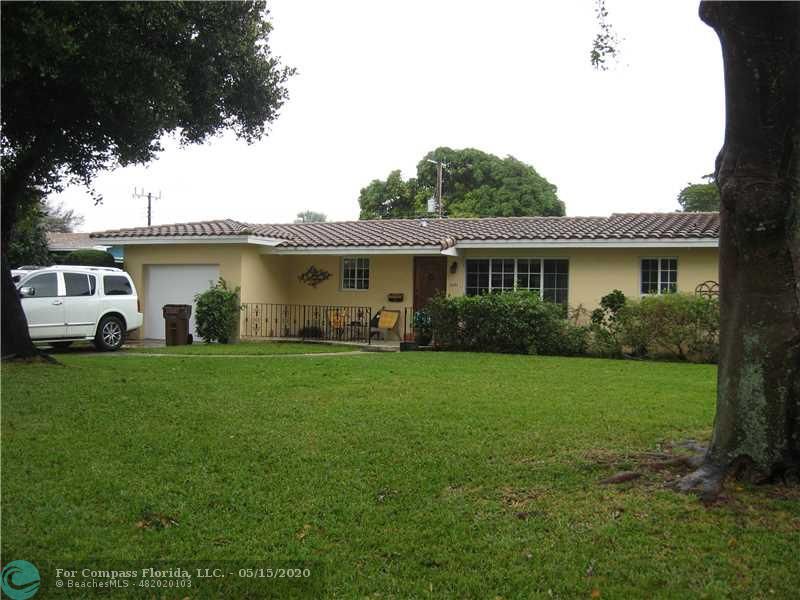 Exterior Front. LOVELY 3 BEDROOM 2 BATH HOME IN THE COVE AREA OF DEERFIELD BEACH!