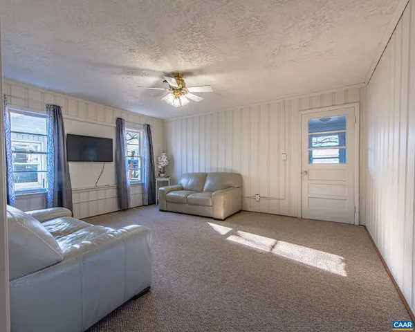 $175,000 | 628 North Augusta Avenue, Waynesboro, VA 22980