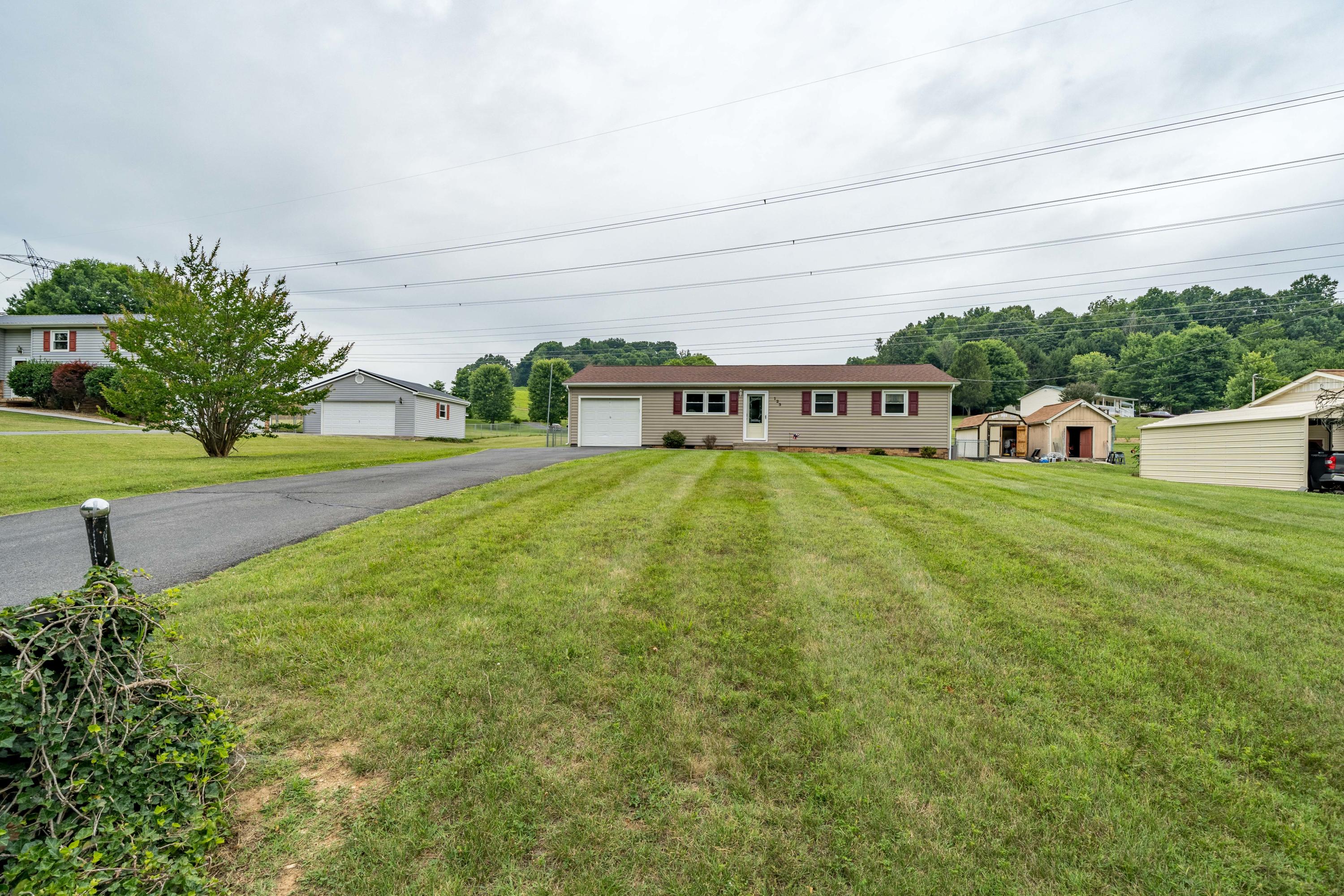 123 Browder Road Gray, TN 37615 - Photo 3 of 43 123 Browder Road (2 of 42)