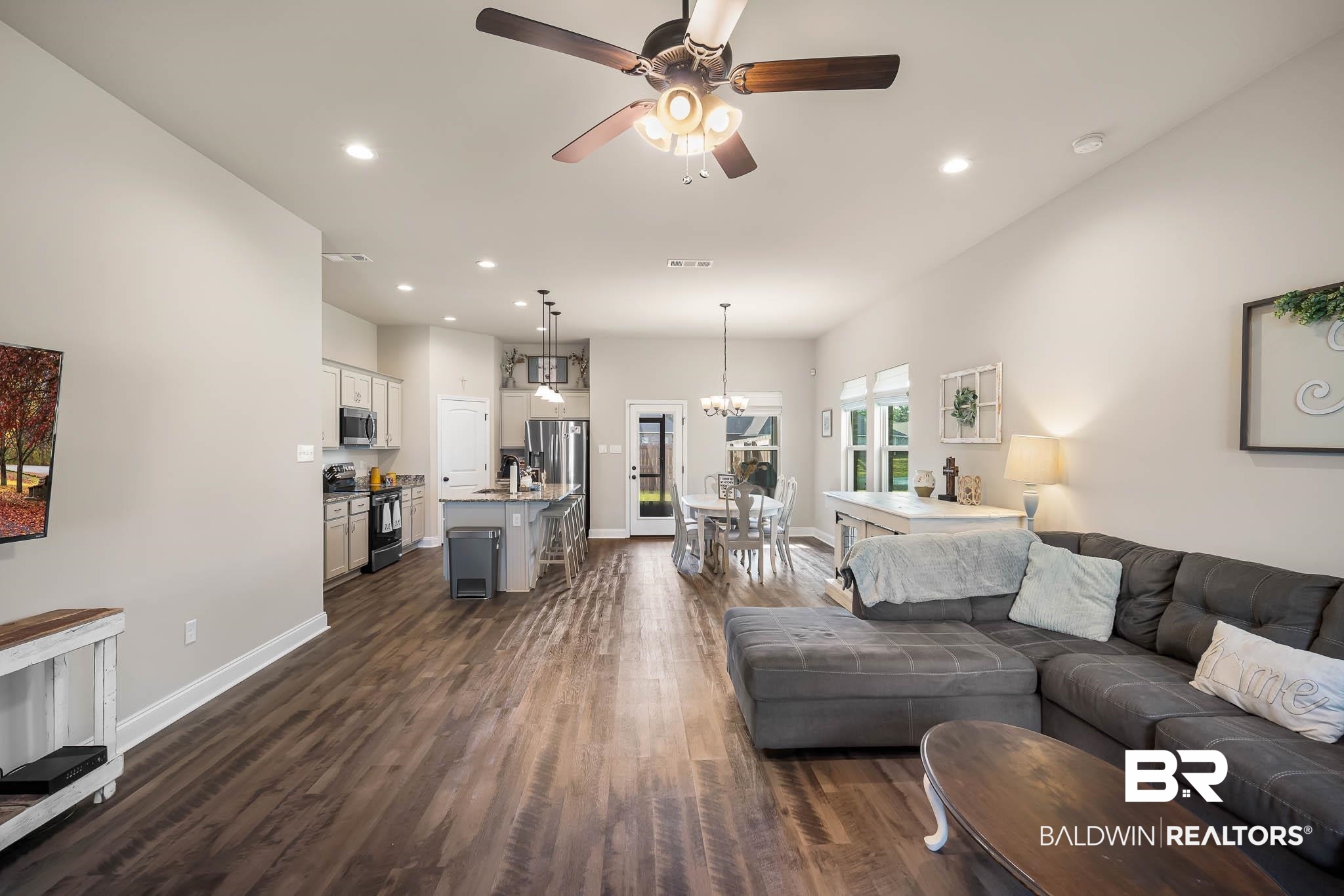 918 Gibson Court Foley, AL 36535 - Photo 3 of 23 Living Room