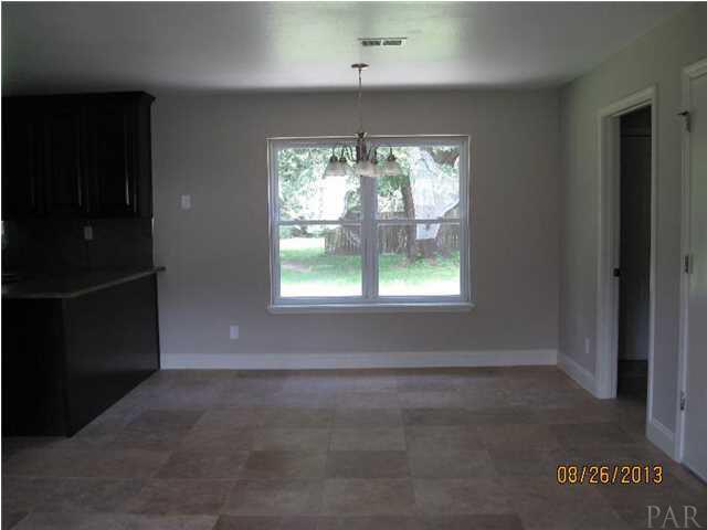 5966 Colter Road Milton, FL 32583 - Photo 5 of 13 Dining Area