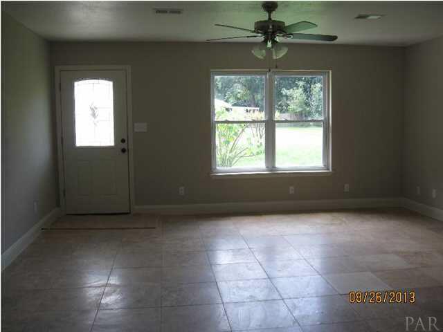 5966 Colter Road Milton, FL 32583 - Photo 6 of 13 Living Room