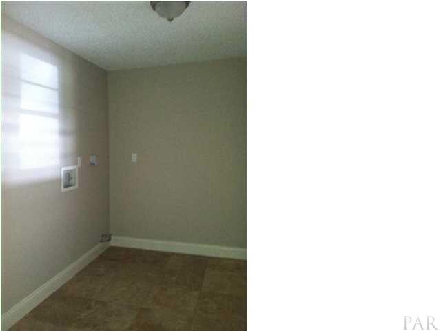 5966 Colter Road Milton, FL 32583 - Photo 7 of 13 Huge indoor laundry room