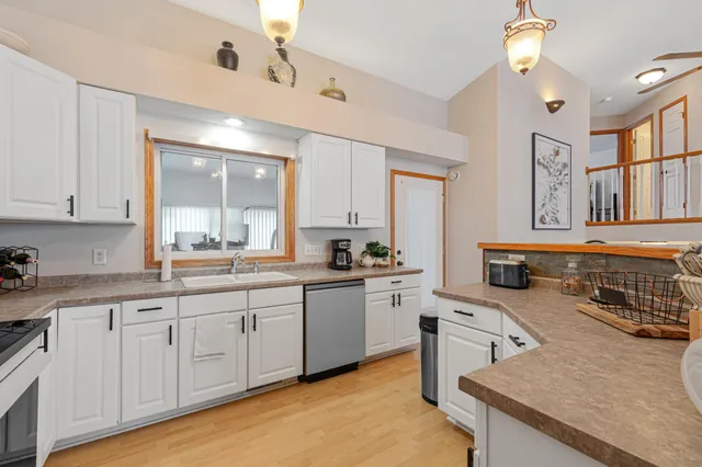 $429,900 | 782 Churchill Drive Southeast, Owatonna, MN 55060