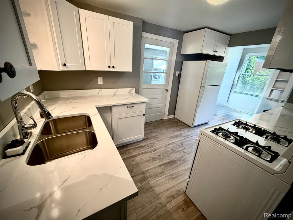 50730 Fairchild Road New Baltimore, MI 48051 - Photo 17 of 55