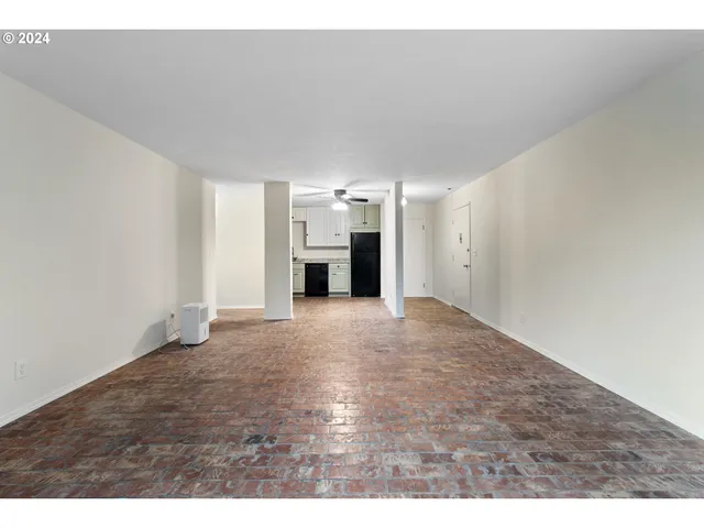 $200,000 | 750 1st Street, Unit E31, Lake Oswego, OR 97034