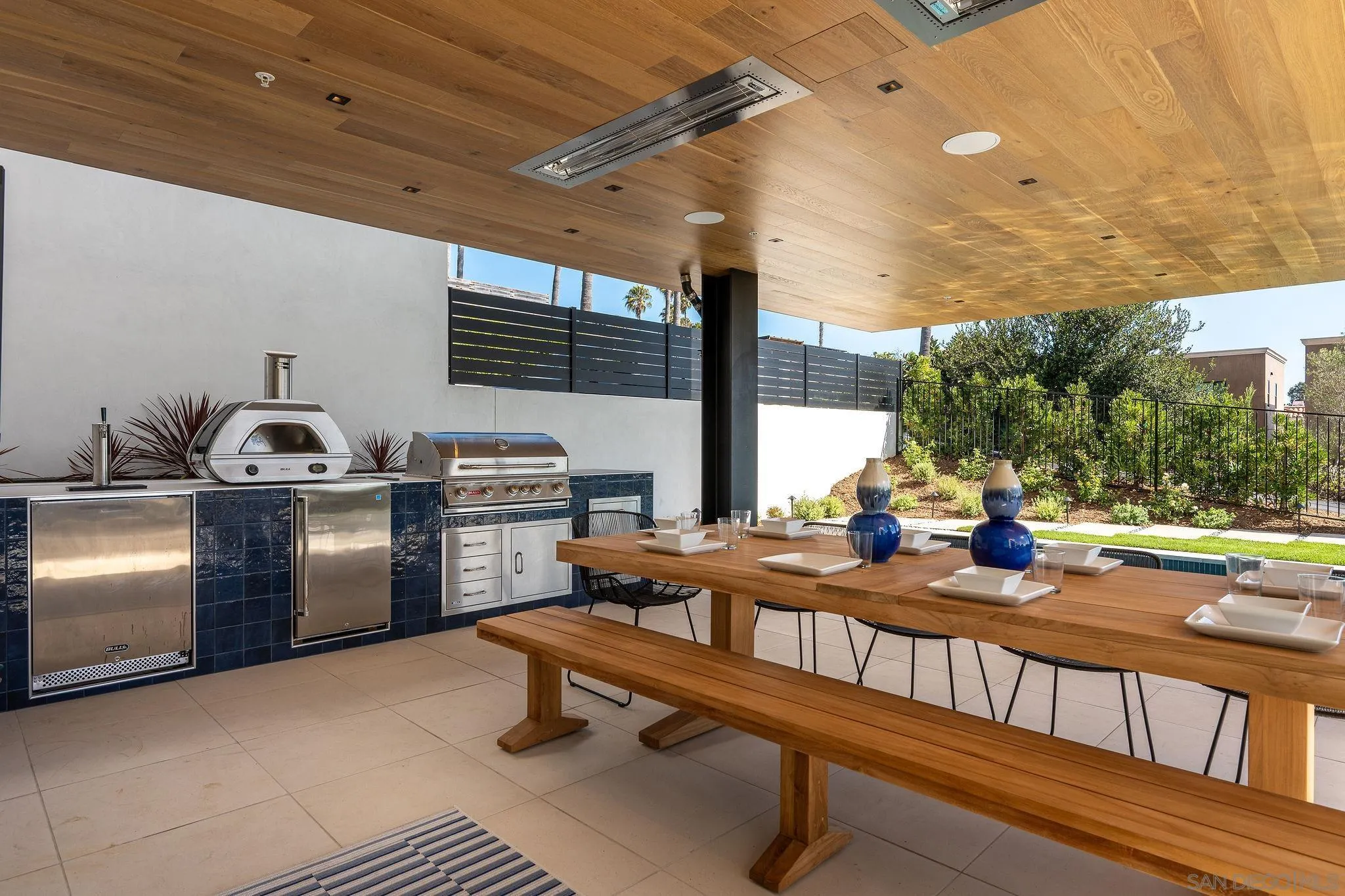 1605 Burgundy Road Encinitas, CA 92024 - Photo 17 of 39 Gallery Image 17