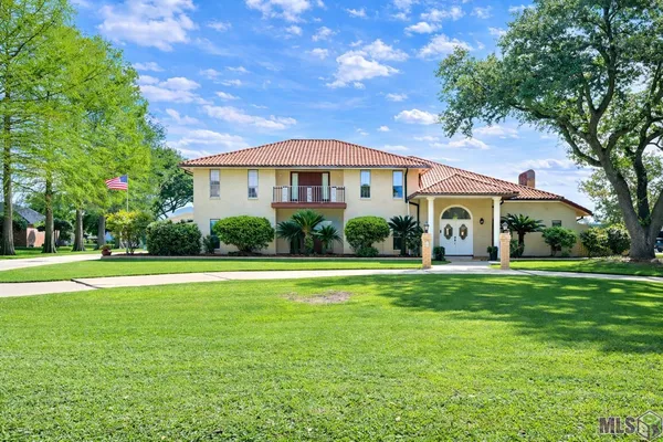 $698,000 | 221 Rienzi Drive, Thibodaux, LA 70301