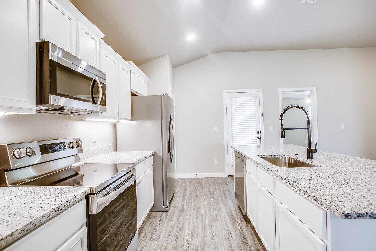 1917 133rd Street Lubbock, TX 79423 - Photo 5 of 18 l-234