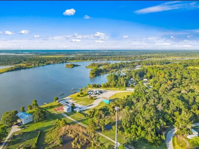 a view of an ocean and a building
