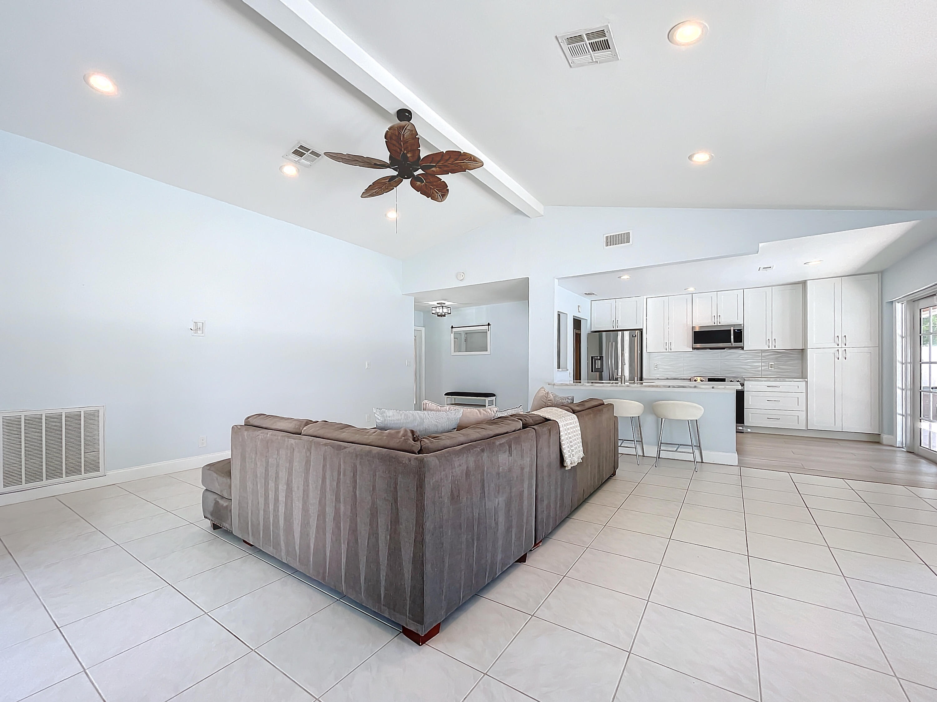 21227 Escondido Way North Boca Raton, FL 33433 - Photo 4 of 19 21227 Escondido Way N-32
