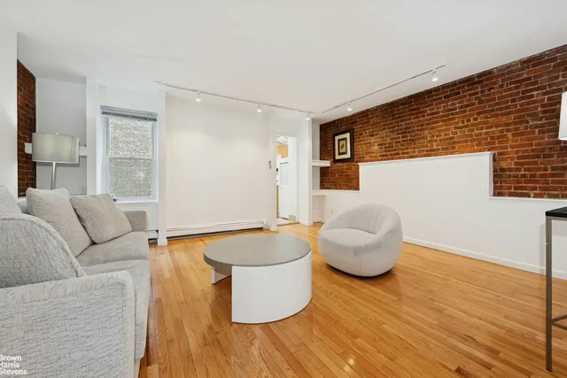 $850,000 | 131 East 39th Street, Unit 4 | Murray Hill