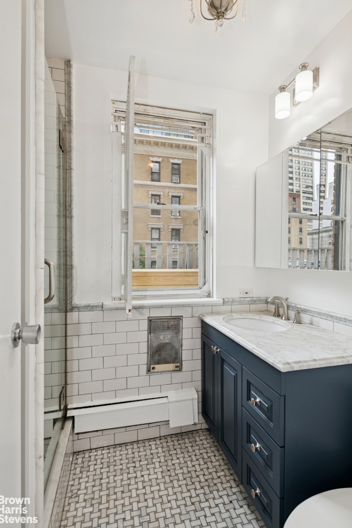 131 East 39th Street, Unit 4 Manhattan, NY 10016 - Photo 7 of 14