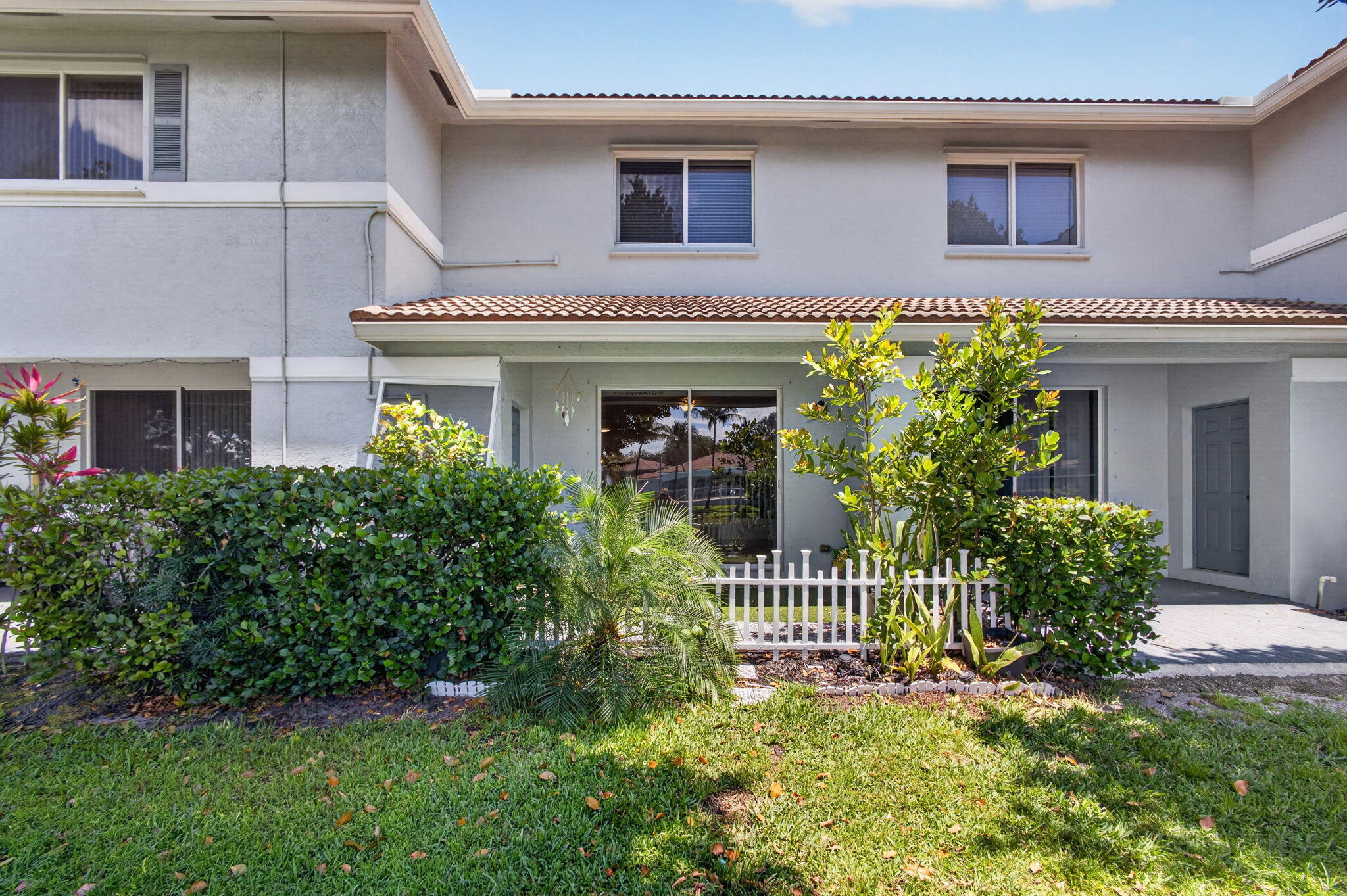 3557 Oleander Terrace Riviera Beach, FL 33404 - Photo 5 of 72 46-web-or-mls-5D1A5697