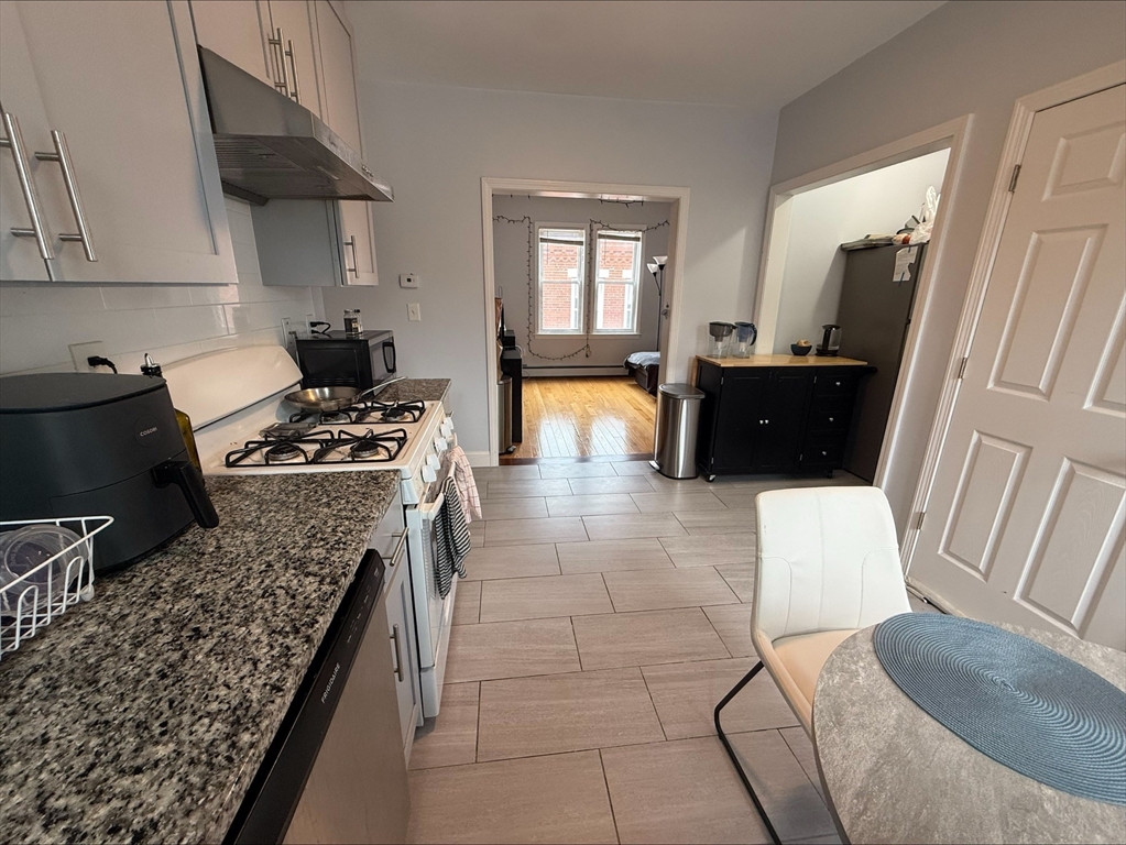 29 Waverly Street, Unit 2 Boston, MA 02135 - Photo 16 of 20