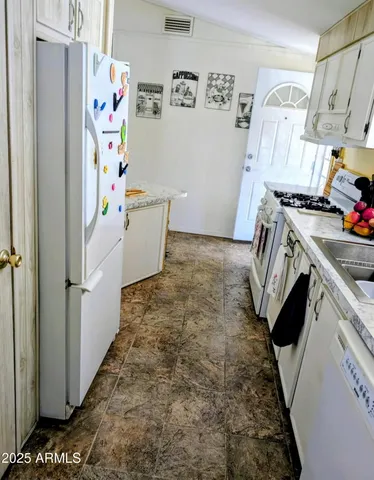 $59,900 | 11425 East University Drive, Unit 75, Apache Junction, AZ 85120